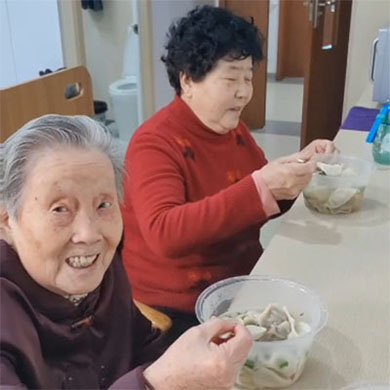 爱心暖夕阳，饺子传真情---无锡经开区贡湖颐养院（无锡贡湖护理院）-第13张图片-无锡护理院|无锡养老院|老年公寓|无锡养老服务网